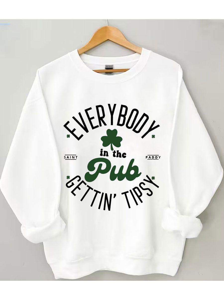 Tout le monde dans le pub devient un sweat-shirt éméché