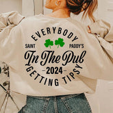 Tout le monde dans le pub devient un sweat-shirt éméché