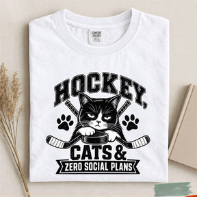 Comfort Colors Hockey, Cats & Zero Social Plans. Funny Cat Hockey T-Shirt