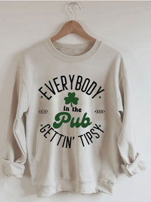 Tout le monde dans le pub devient un sweat-shirt éméché